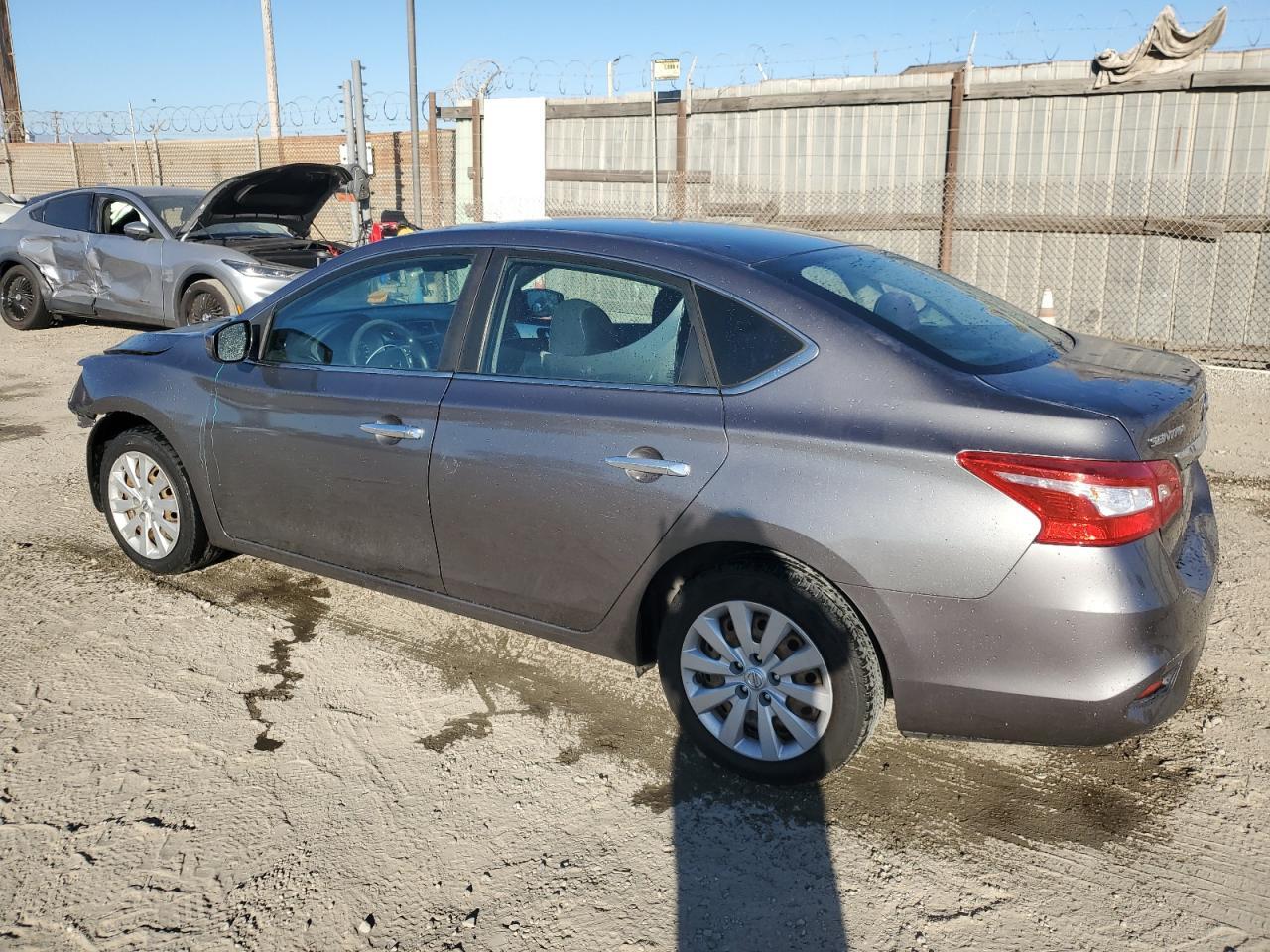 2016 Nissan Sentra S - Фото 2