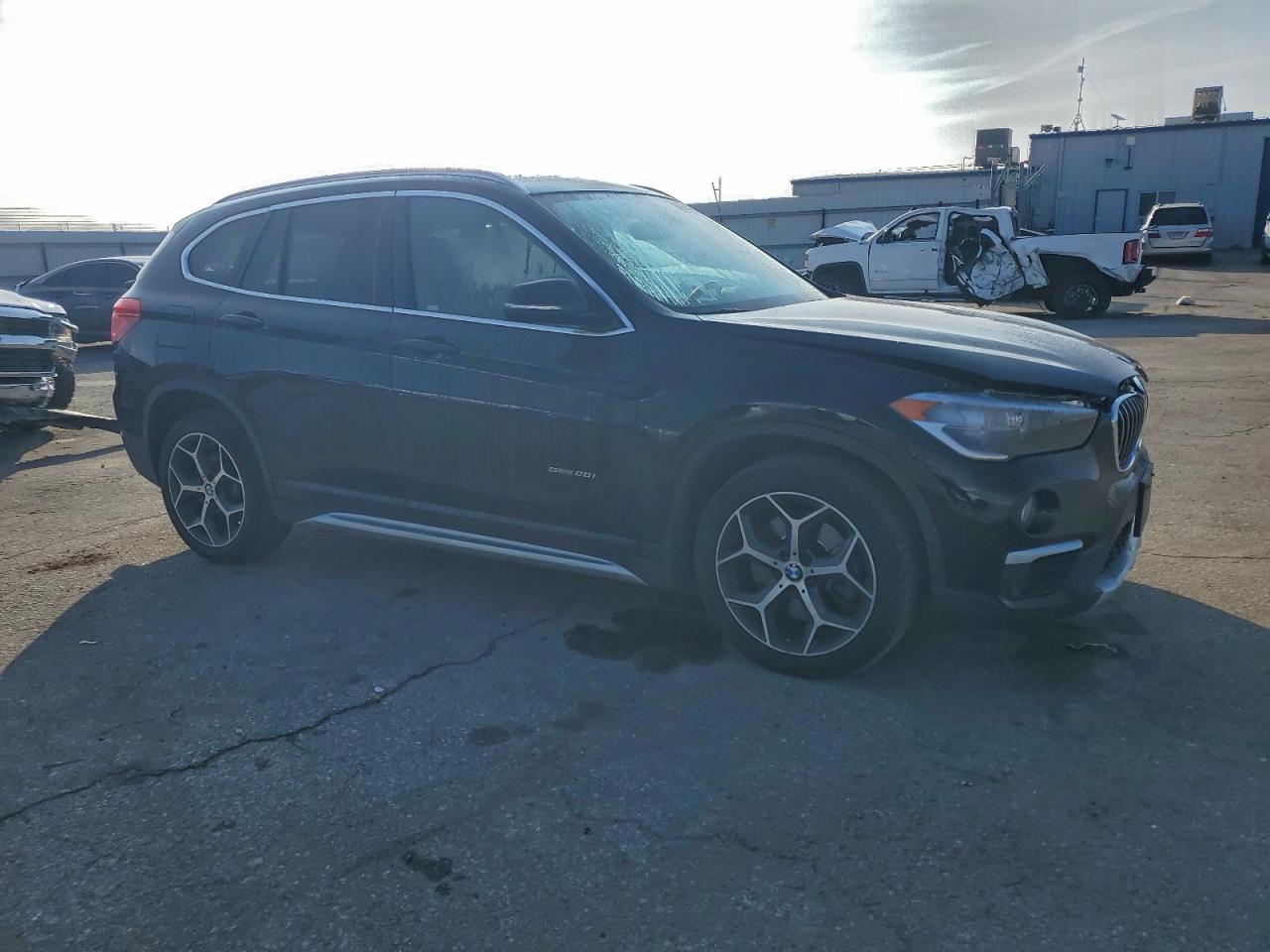 2017 BMW X1 Sdrive28I - Фото 4