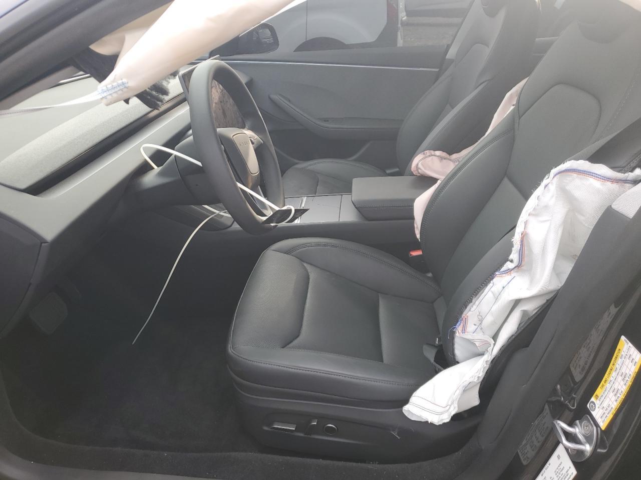 2025 Tesla Model 3 - Image 7