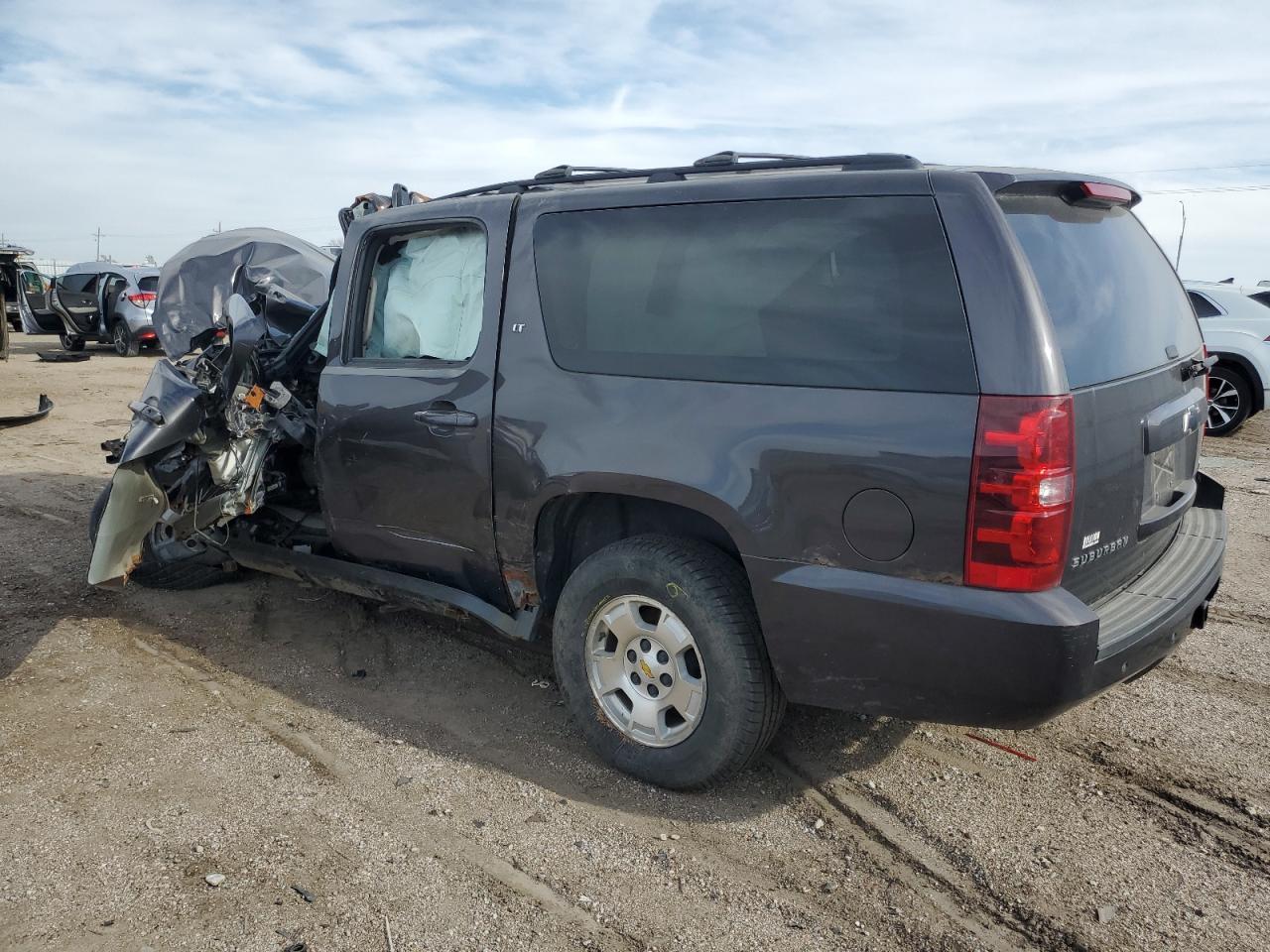 2010 Chevrolet Suburban K1500 Lt - Image 2