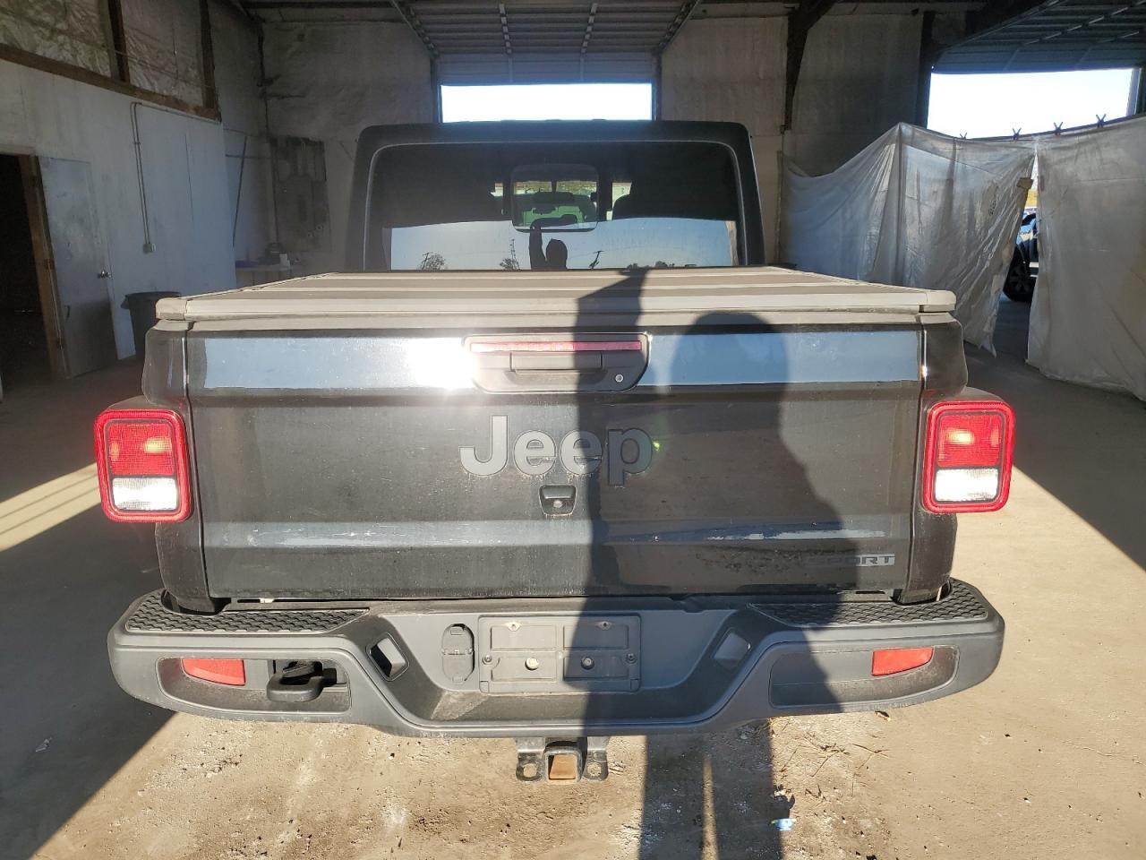 2020 Jeep Gladiator Sport - Image 6