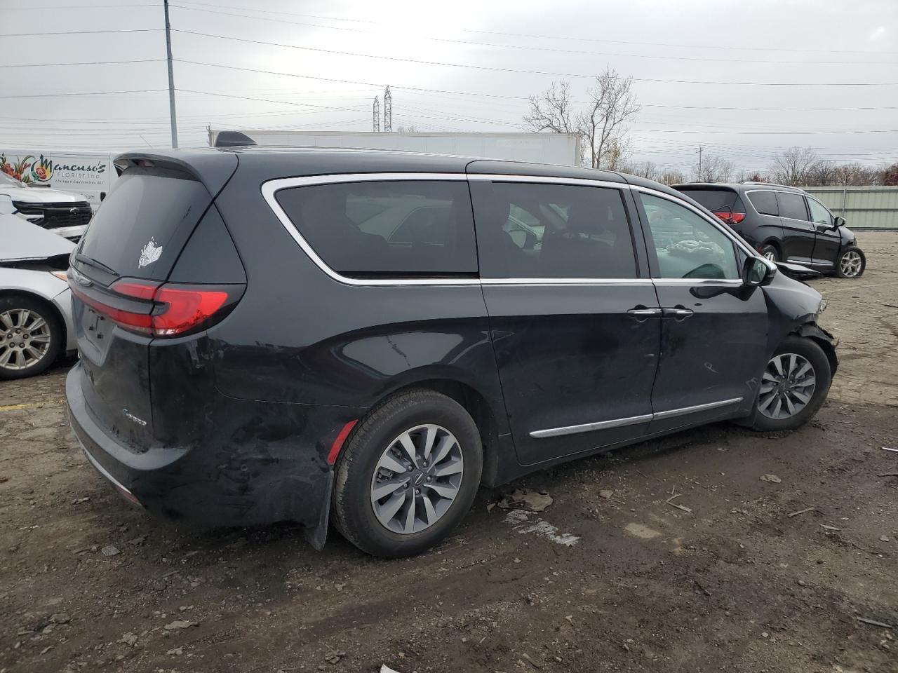2023 Chrysler Pacifica Hybrid Limited - Фото 3