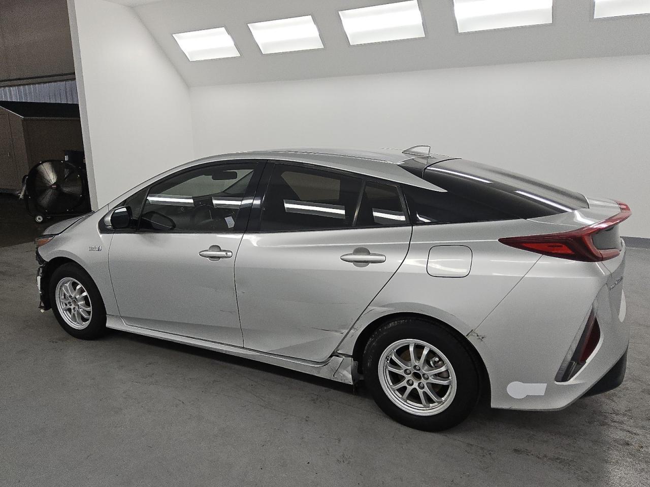 2020 Toyota Prius Prime Le - Image 2