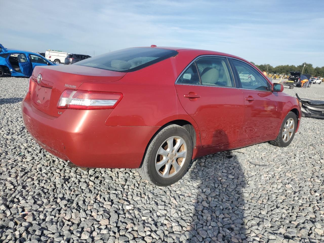2011 Toyota Camry Base - Фото 3