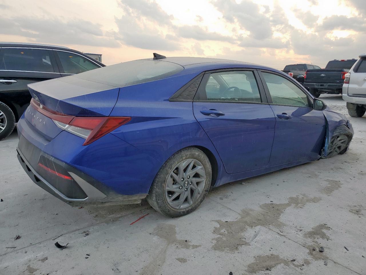 2024 Hyundai Elantra Sel - Фото 3