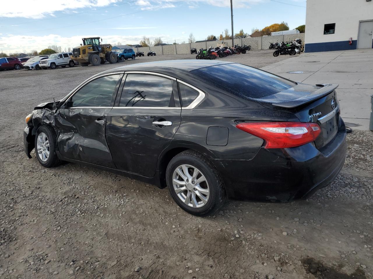 2016 Nissan Altima 2.5 S - Фото 2