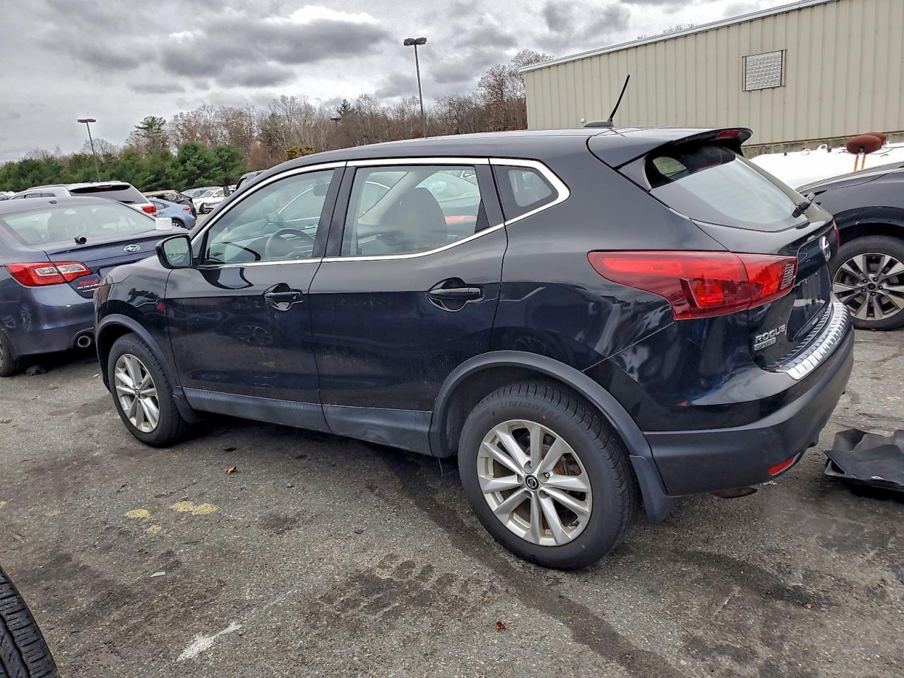 2019 Nissan Rogue Sport S - Фото 2