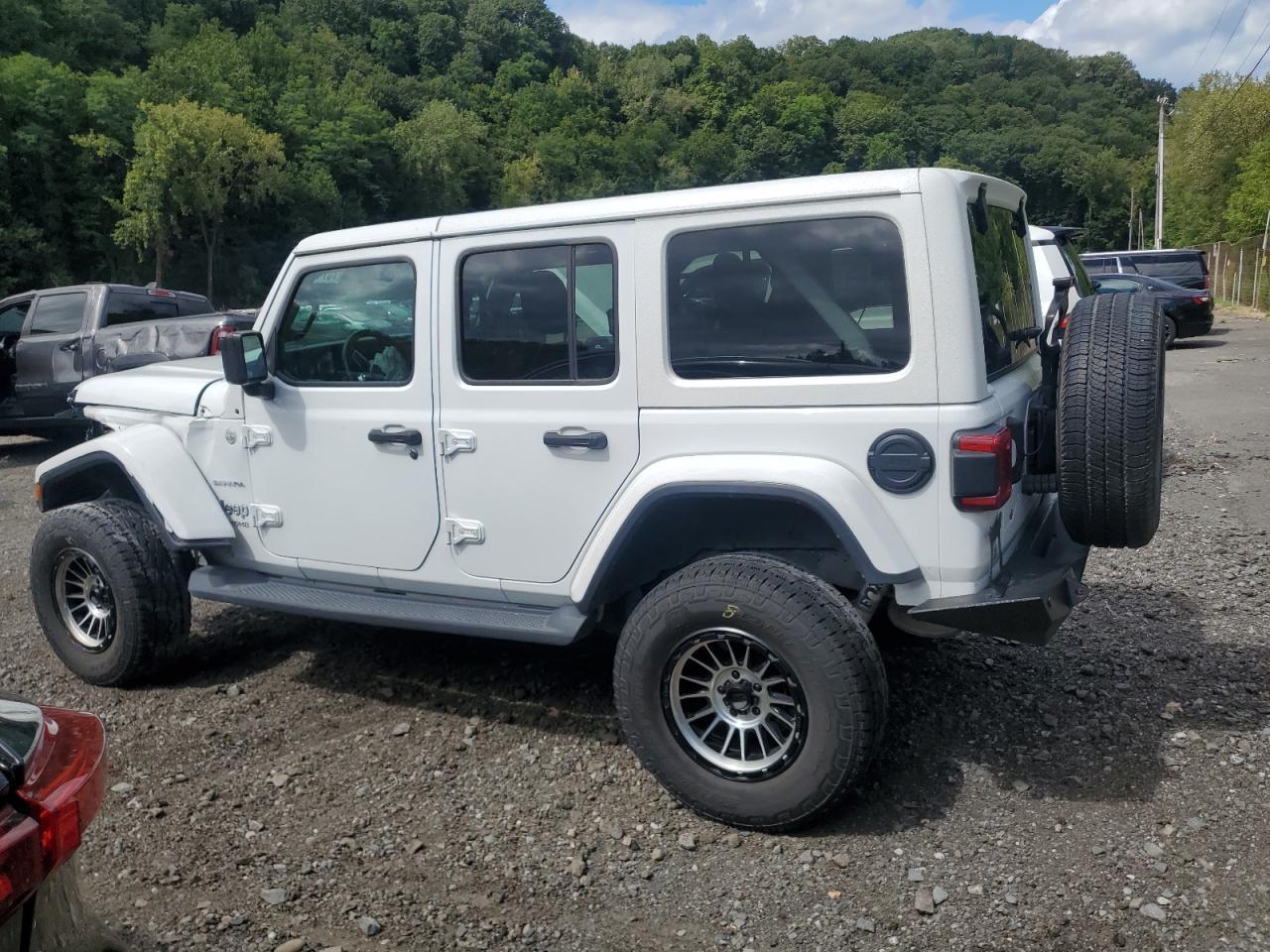 2018 Jeep Wrangler Unlimited Sahara - Фото 2