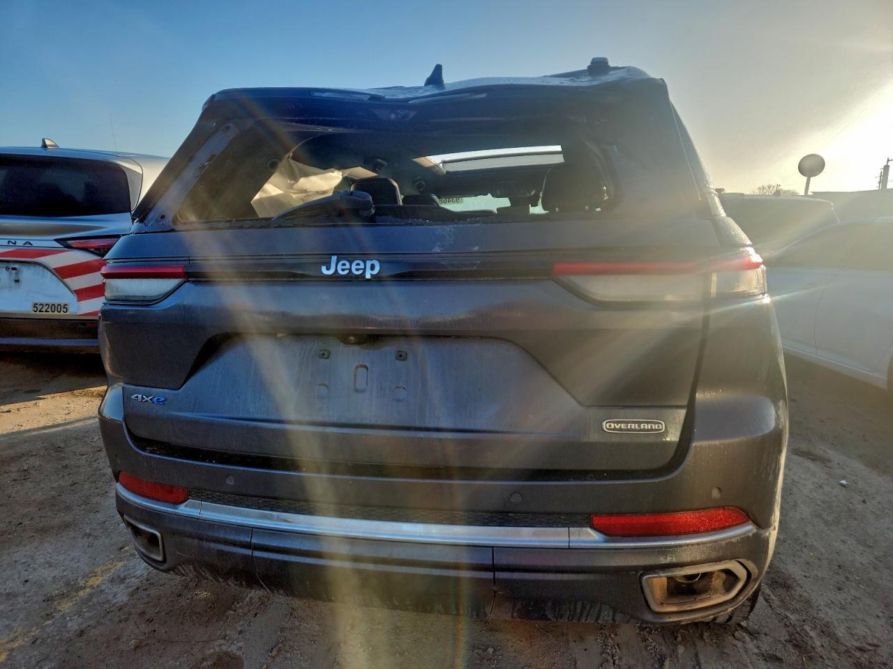 2022 Jeep Grand Cherokee Overland 4Xe - Image 6