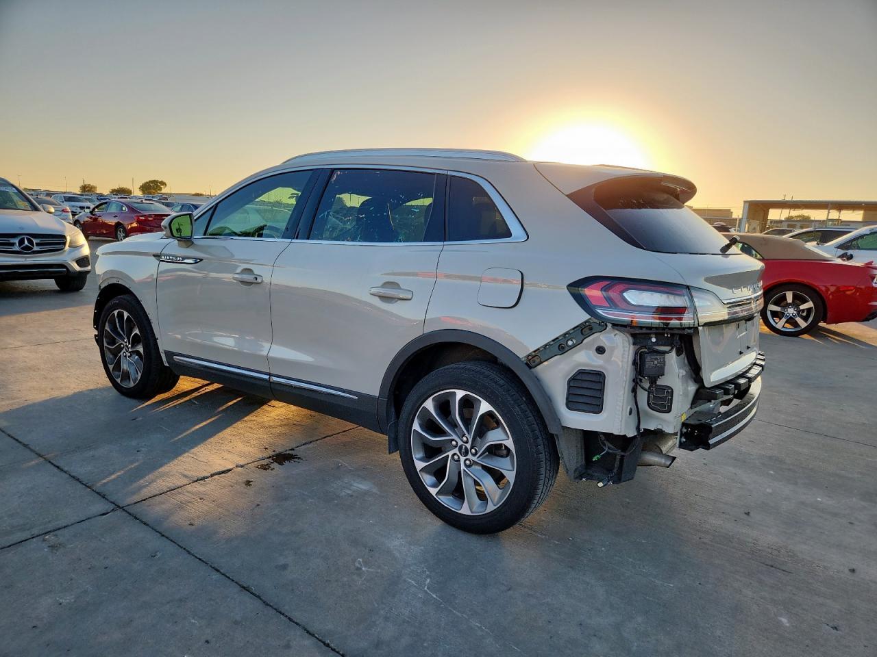 2022 Lincoln Nautilus Reserve - Фото 2