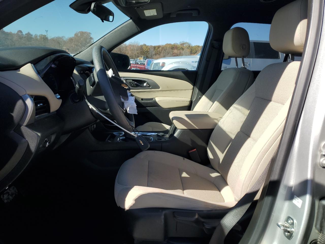 2022 Chevrolet Traverse Ls - Image 7