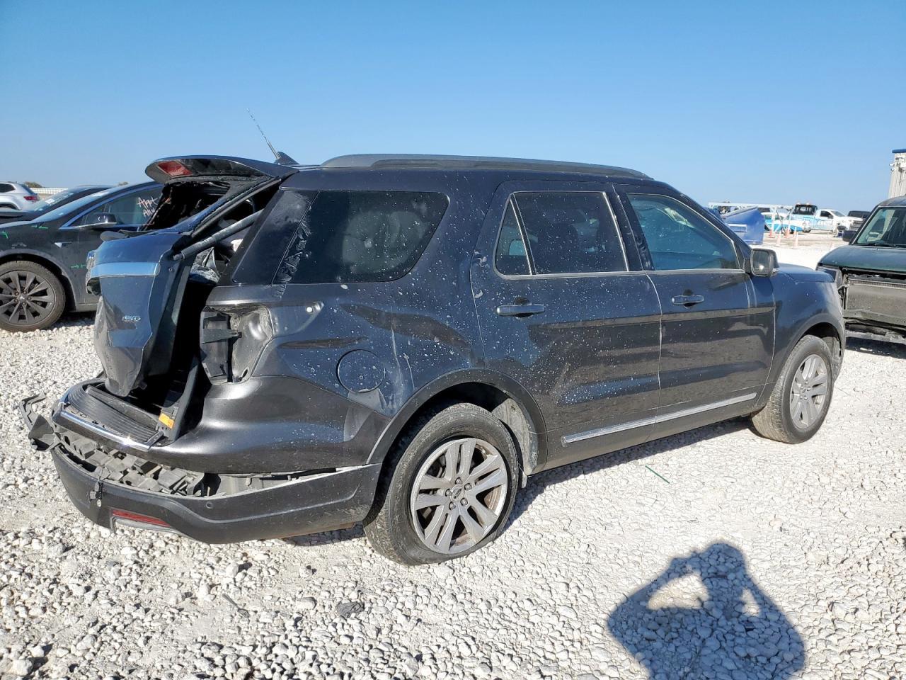 2018 Ford Explorer Xlt - Фото 3