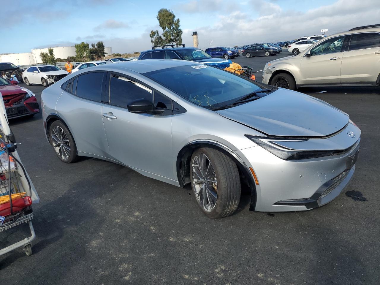 2024 Toyota Prius Le - Фото 4