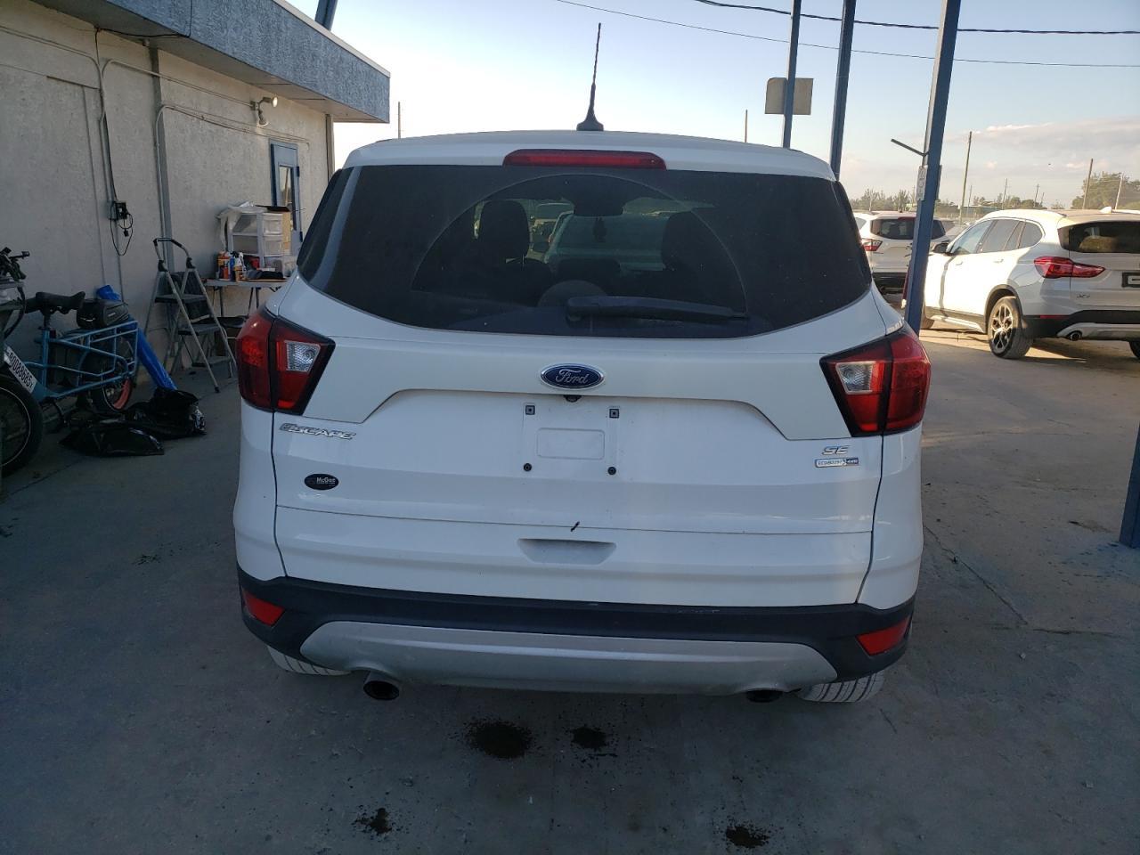 2019 Ford Escape Se - Фото 6