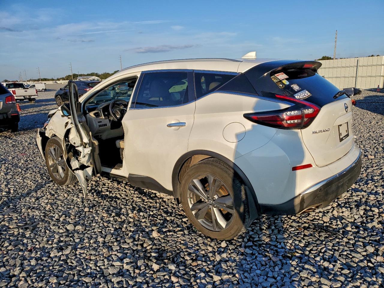 2020 Nissan Murano Platinum - Image 2