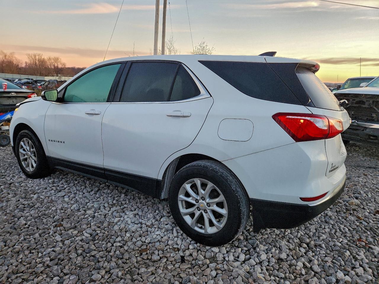 2018 Chevrolet Equinox Lt - Image 2