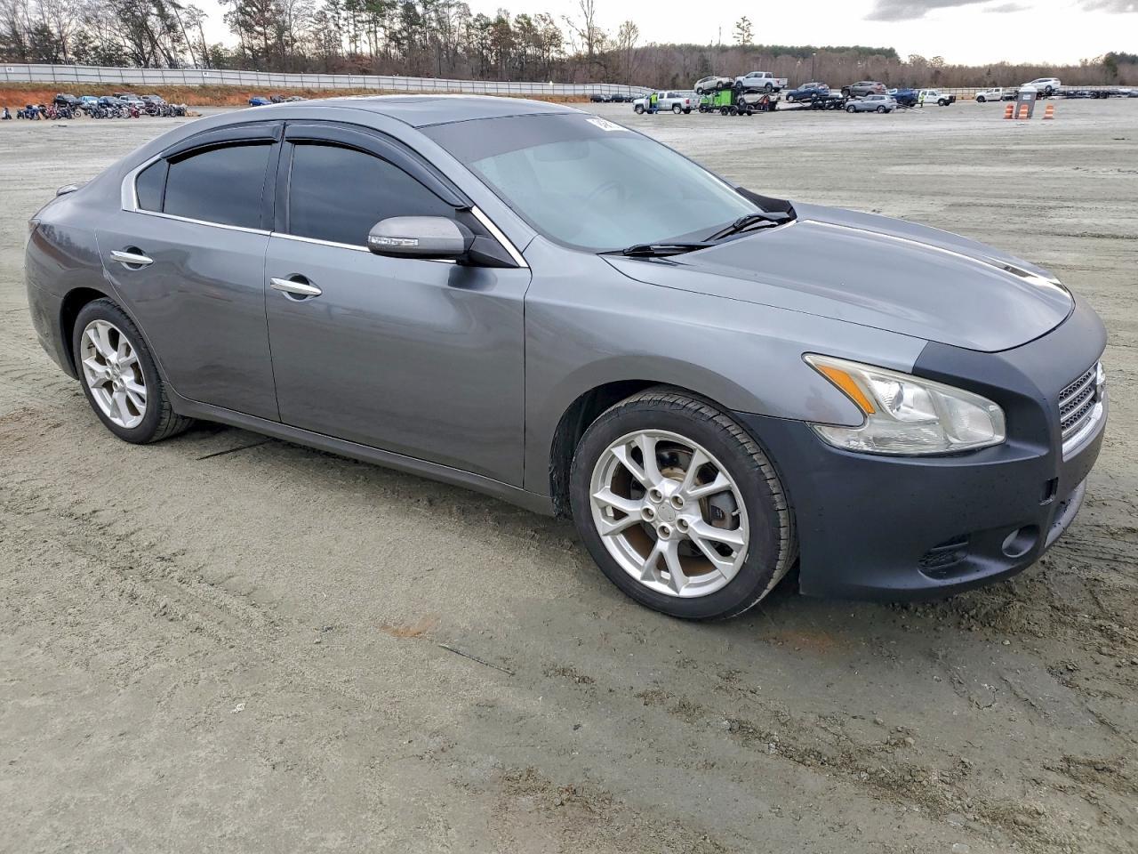 2014 Nissan Maxima S - Image 4