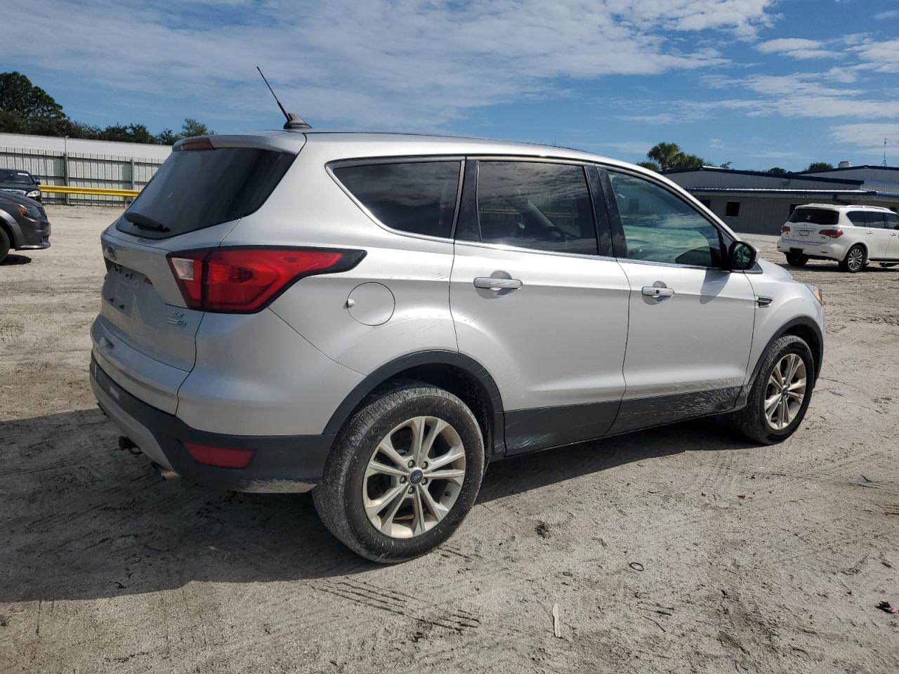 2019 Ford Escape Se - Фото 3
