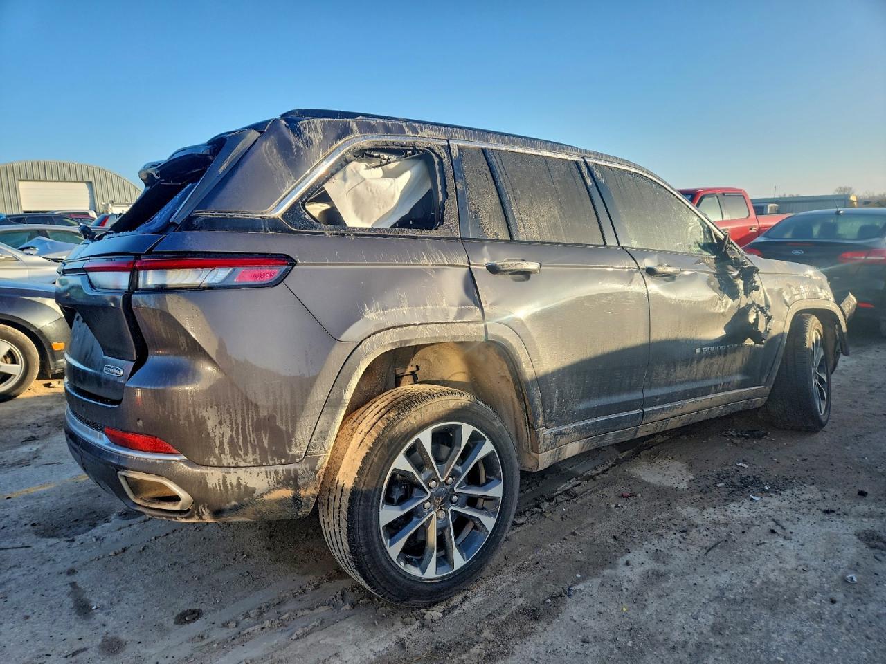 2022 Jeep Grand Cherokee Overland 4Xe - Image 3