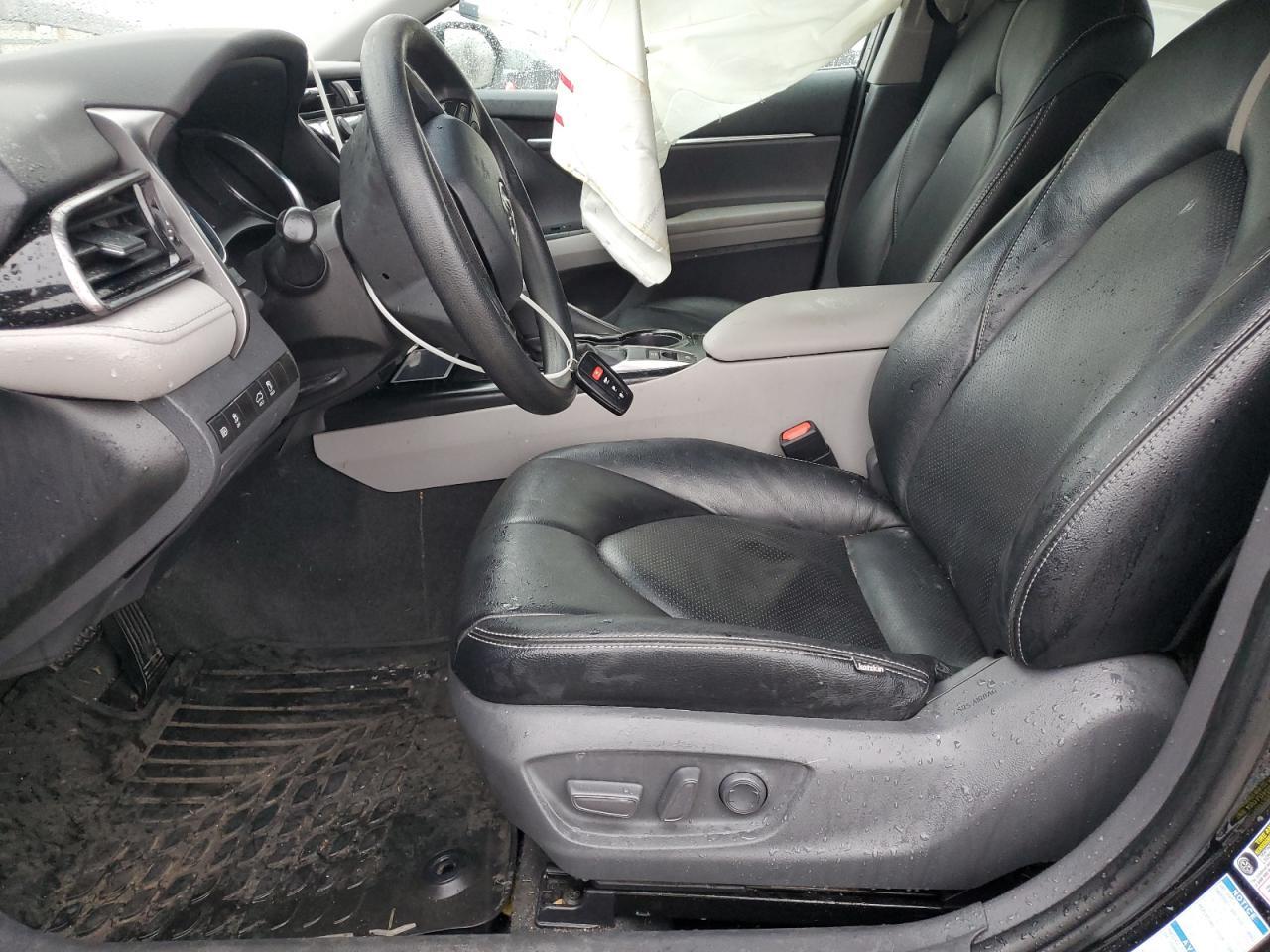 2020 Toyota Camry Le - Фото 7