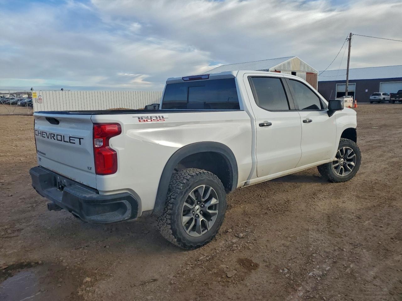 2019 Chevrolet Silverado K1500 Lt Trail Boss - Image 3