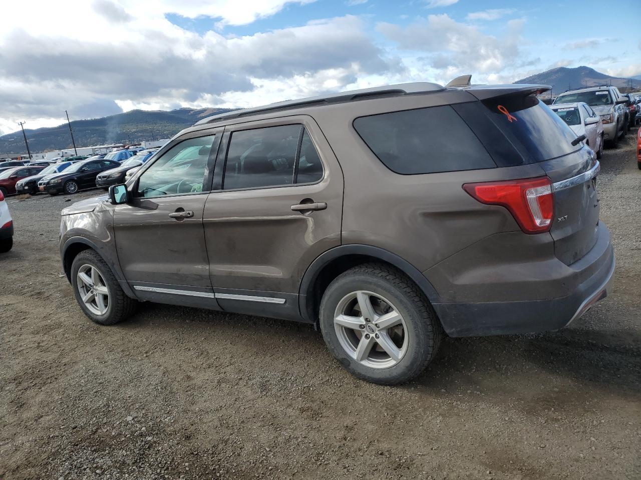 2016 Ford Explorer Xlt - Image 2