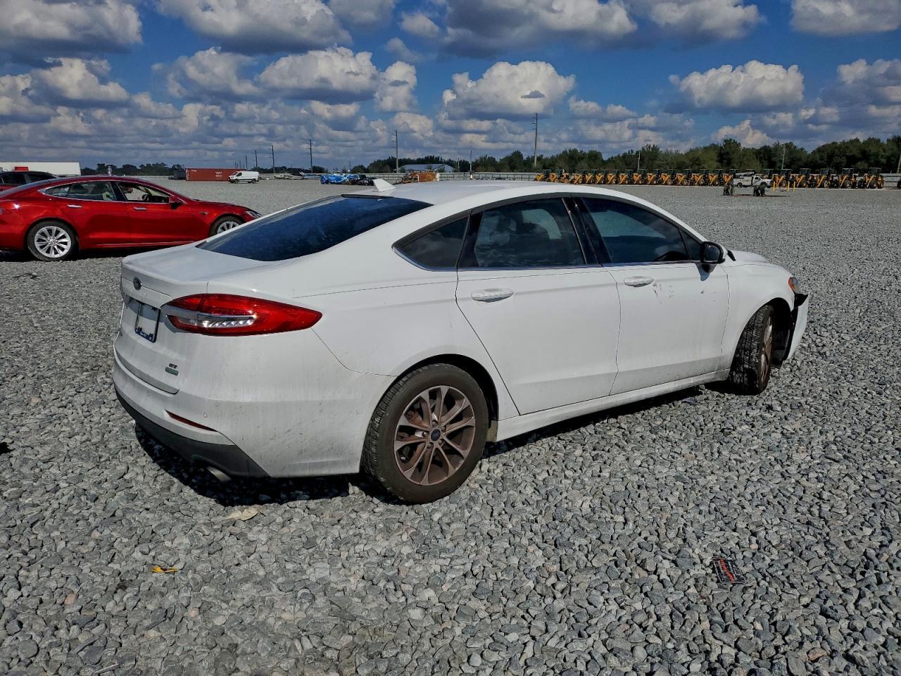 2020 Ford Fusion Se - Image 3