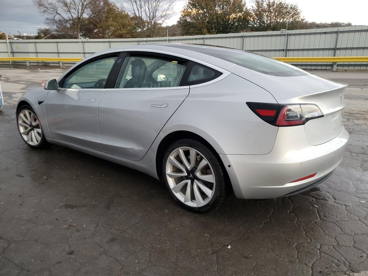 2018 Tesla Model 3 - Image 2