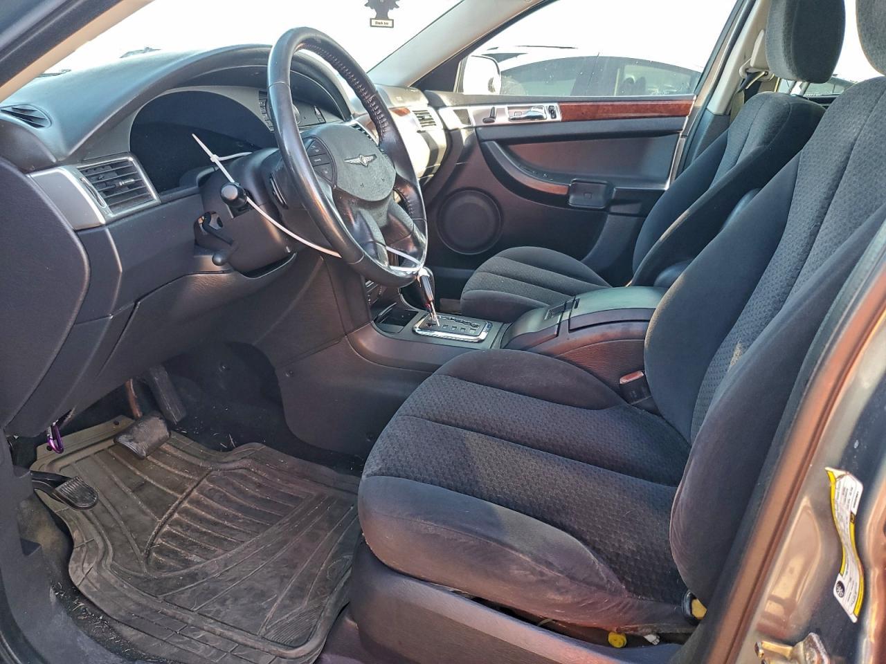 2005 Chrysler Pacifica Touring - Image 7