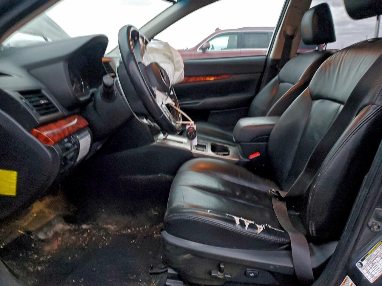 2011 Subaru Outback 2.5I Limited - Image 7