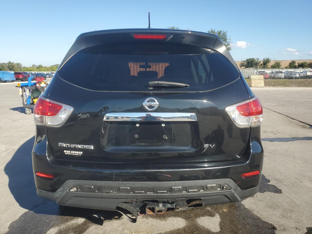 2015 Nissan Pathfinder S - Фото 6
