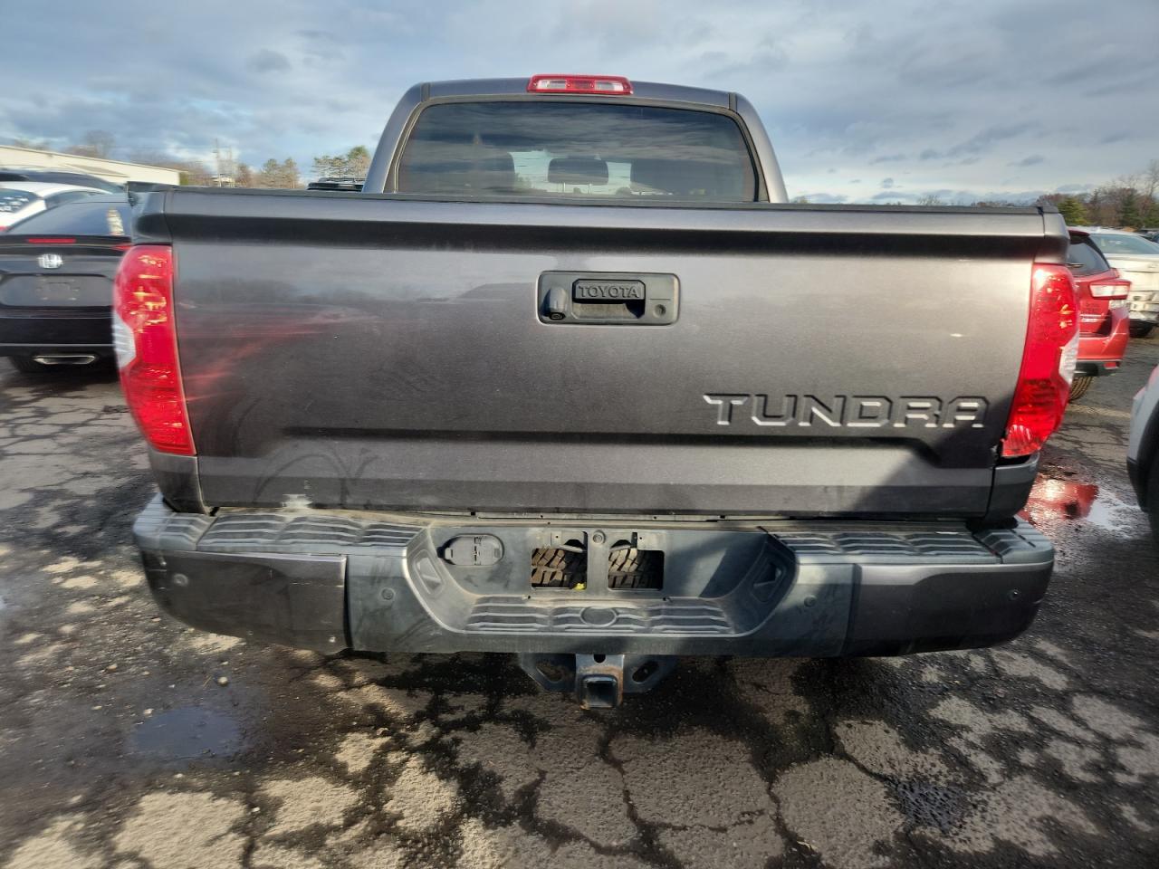 2019 Toyota Tundra Crewmax Limited - Image 6