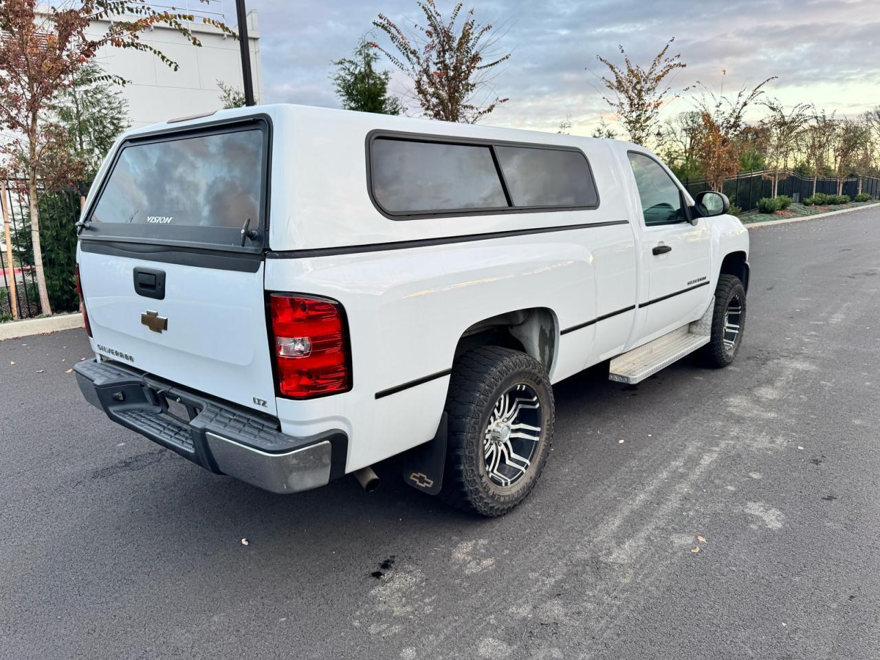 2011 Chevrolet Silverado C1500 - Image 4
