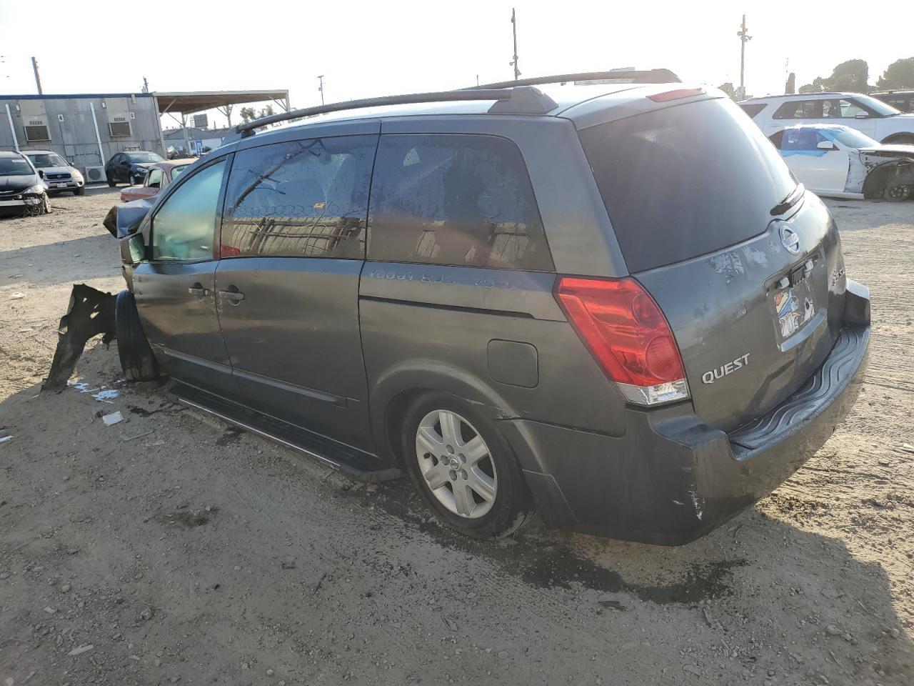 2004 Nissan Quest S - Фото 2