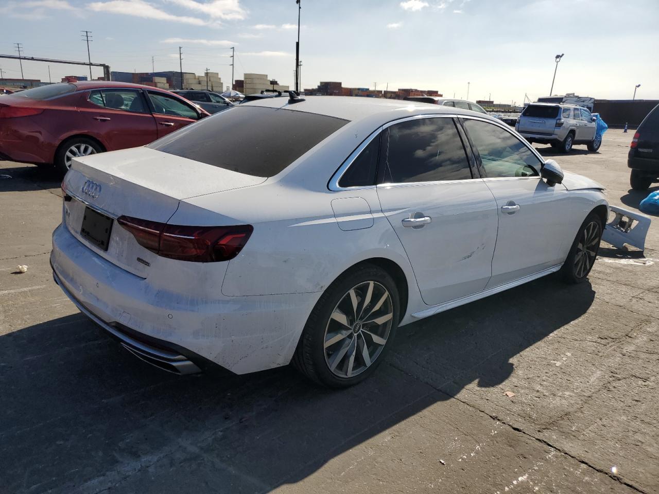 2021 Audi A4 Premium Plus 40 - Фото 3