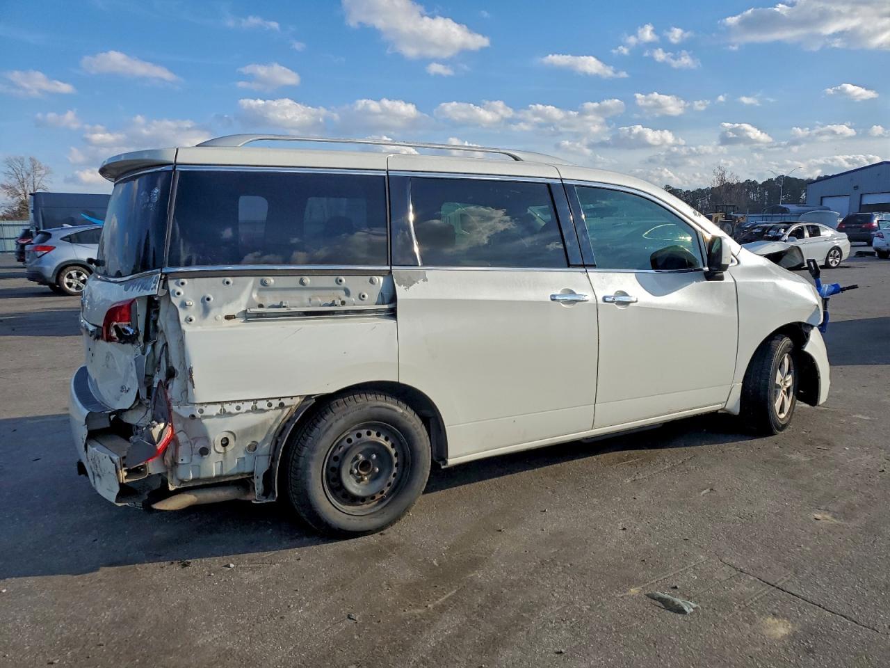 2015 Nissan Quest S - Image 3