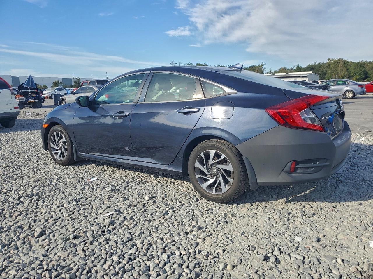2018 Honda Civic Ex - Image 2