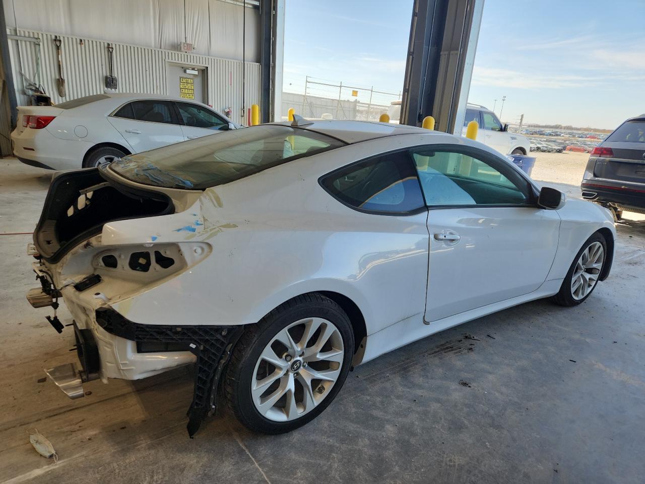 2014 Hyundai Genesis Coupe 2.0T - Фото 3
