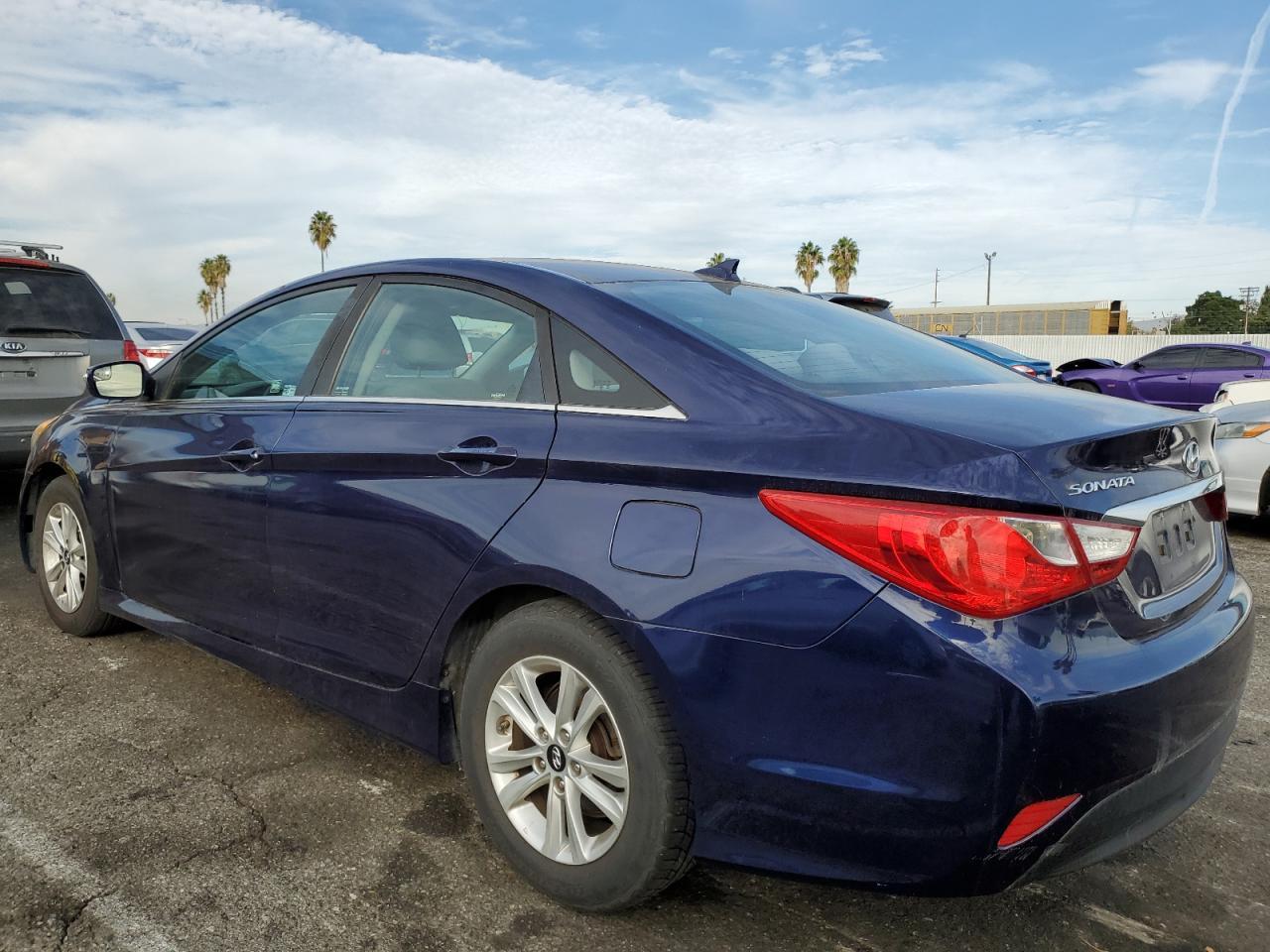 2014 Hyundai Sonata Gls - Image 2