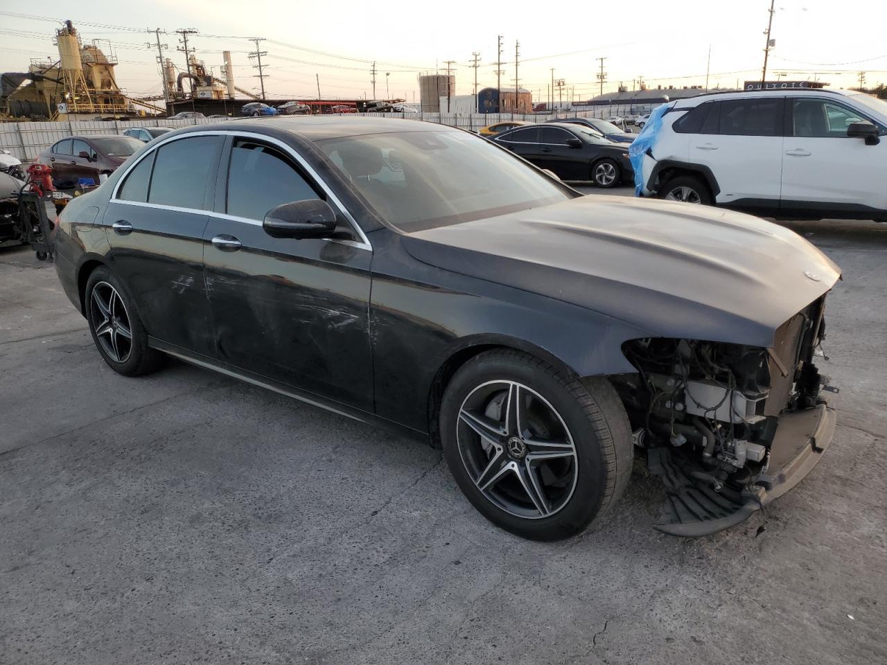 2021 Mercedes-Benz E 350 - Фото 4