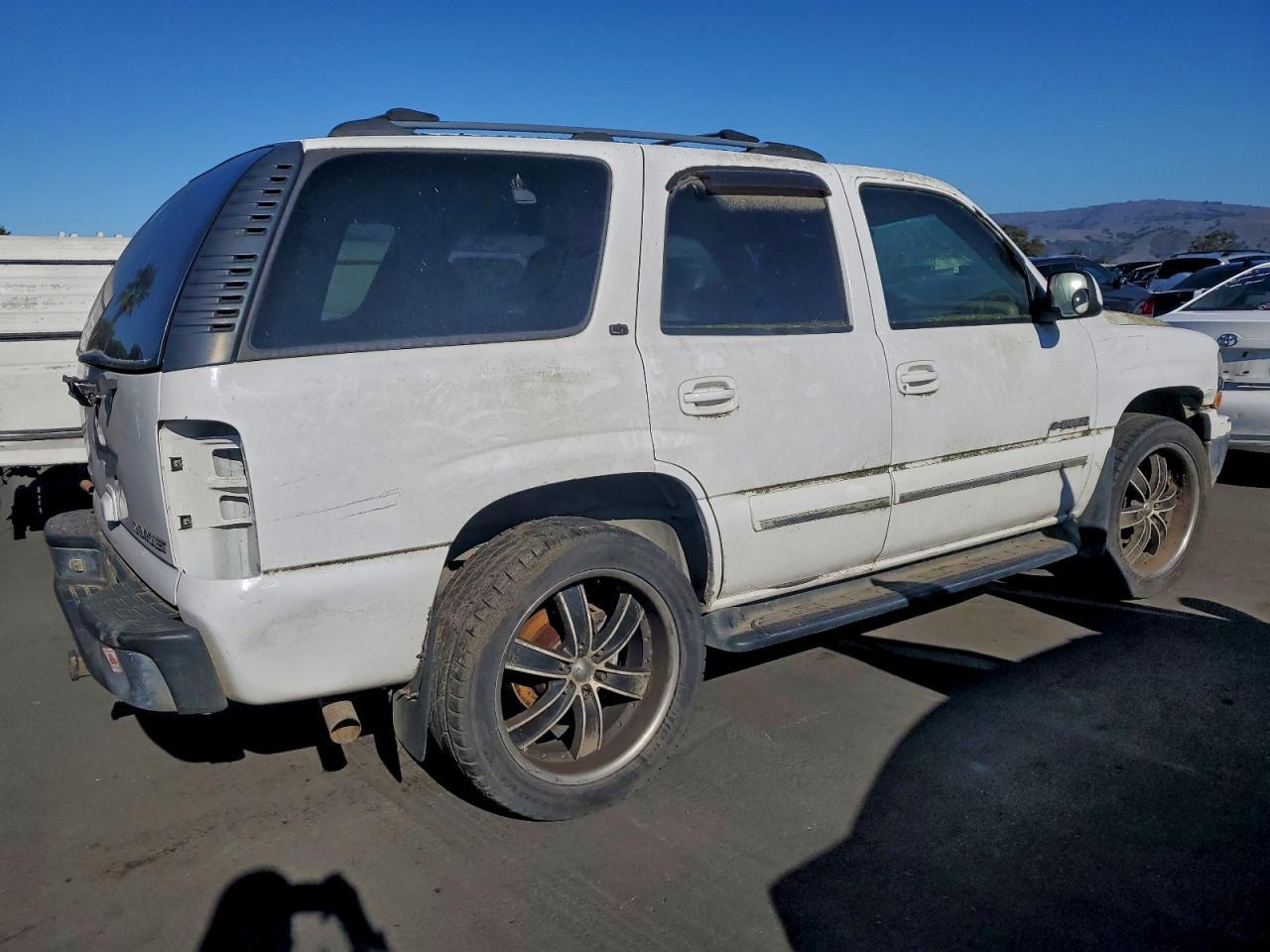 2001 Chevrolet Tahoe - Image 3