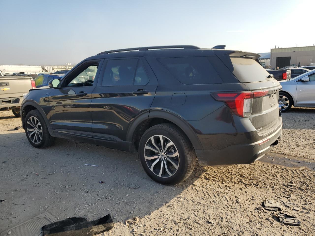 2025 Ford Explorer St-Line - Фото 2