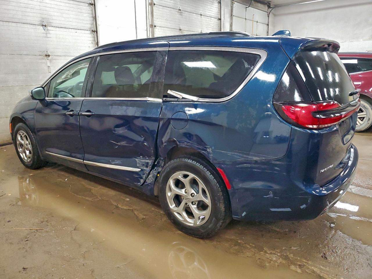 2022 Chrysler Pacifica Limited - Фото 2