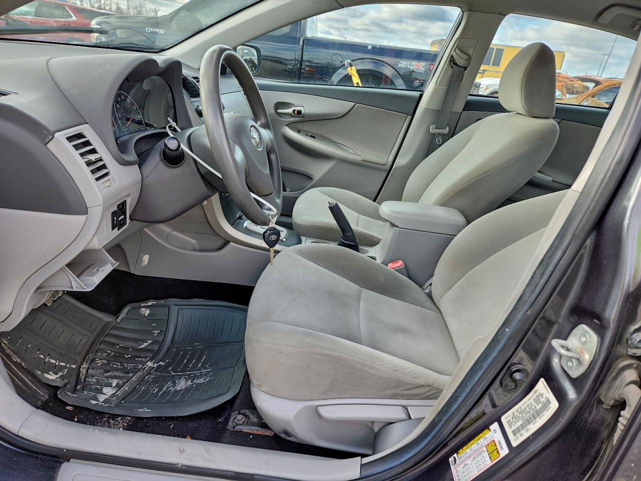 2010 Toyota Corolla Base - Фото 7