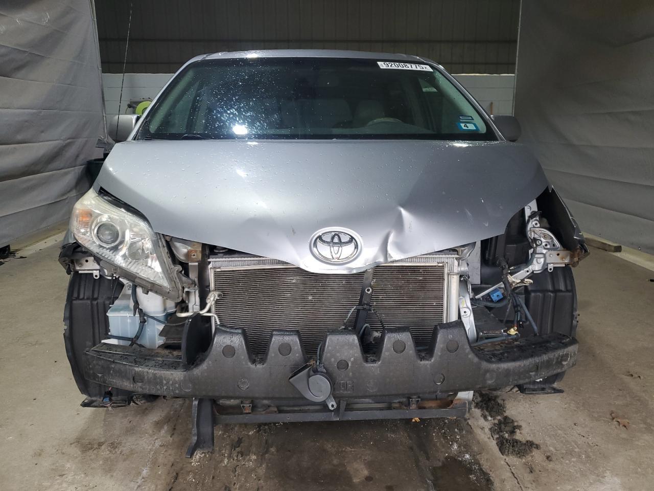 2011 Toyota Sienna Xle - Фото 5