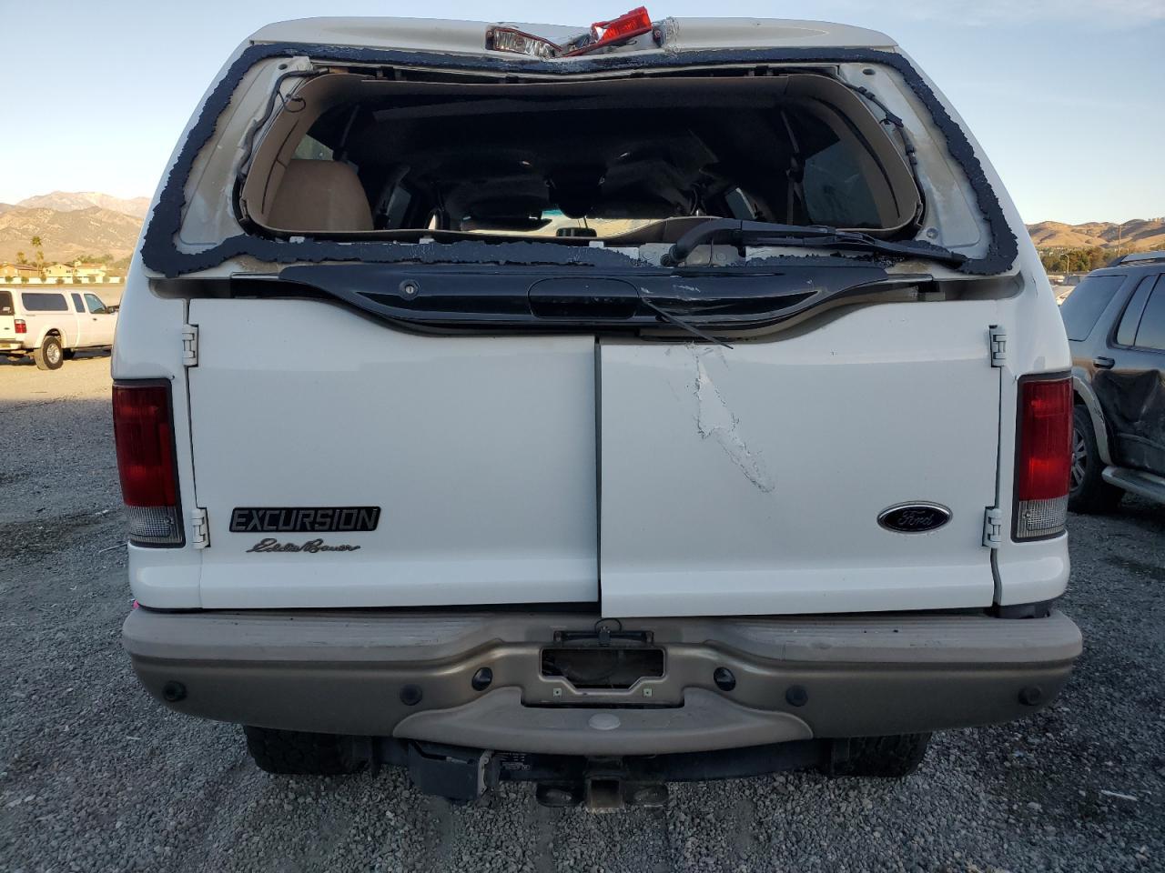 2004 Ford Excursion Eddie Bauer - Image 6