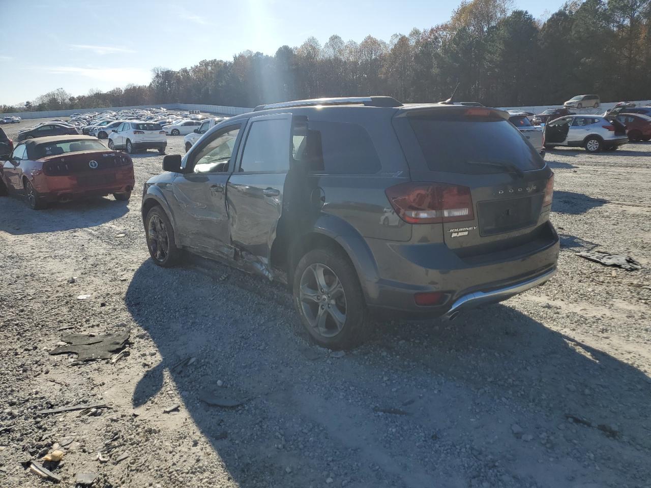 2018 Dodge Journey Crossroad - Image 2