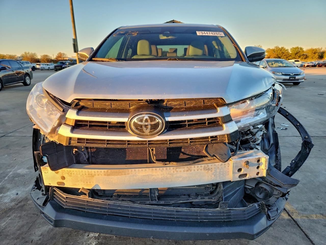 2017 Toyota Highlander Le - Фото 5