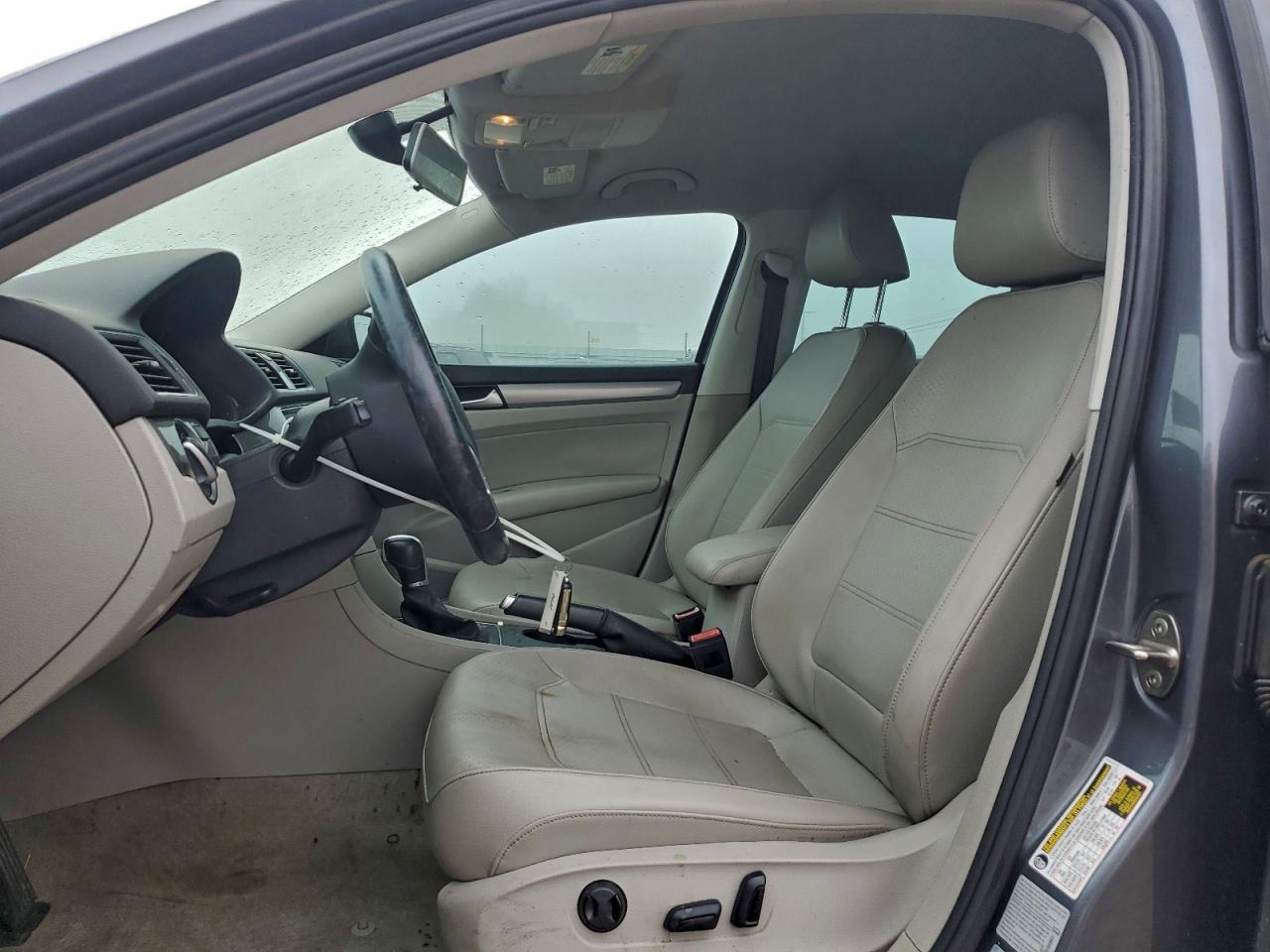 2015 Volkswagen Passat S - Фото 7