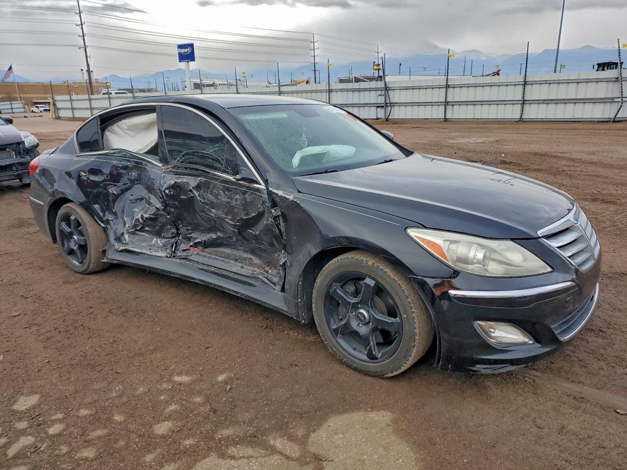 2013 Hyundai Genesis 3.8L - Фото 4